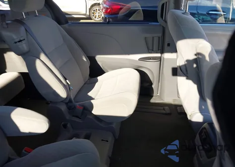 2019 Toyota Sienna Le 8 Passenger from USA, damaged, VIN 5TDKZ3DC1KS966166